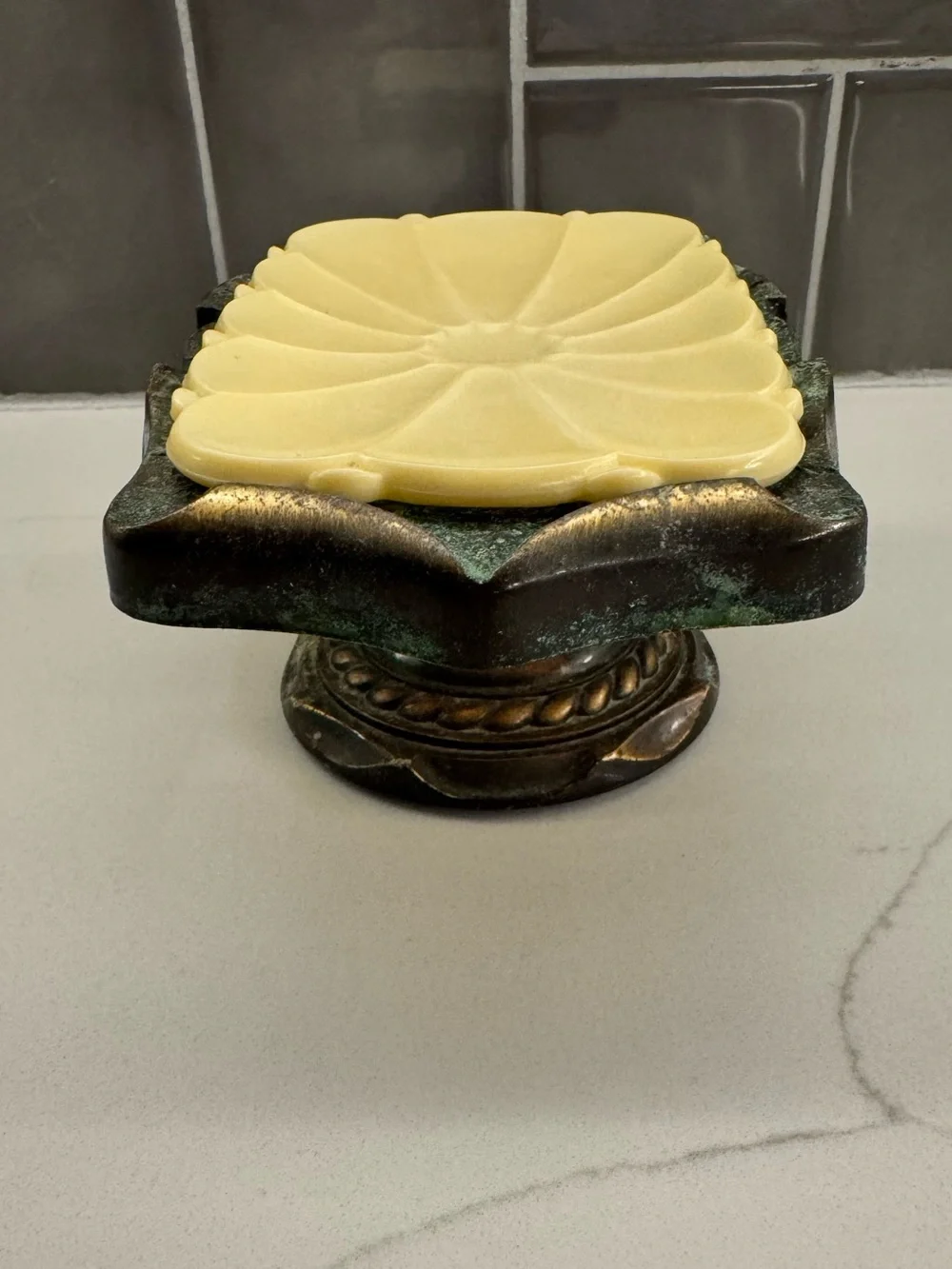 Vintage Carriage House Pedestal Soap Dish